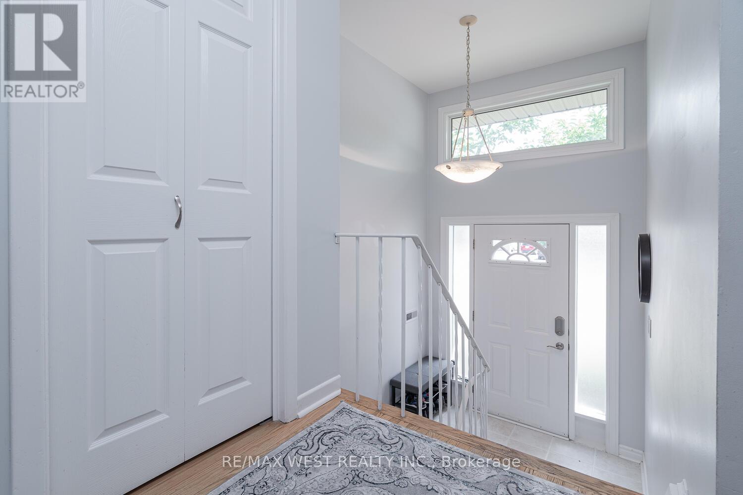 142 Cundles Road E, Barrie (Cundles East), Ontario  L4M 2Z9 - Photo 4 - S12283575