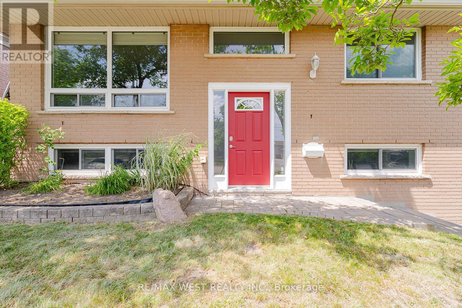 142 Cundles Road E, Barrie (Cundles East), Ontario  L4M 2Z9 - Photo 3 - S12283575