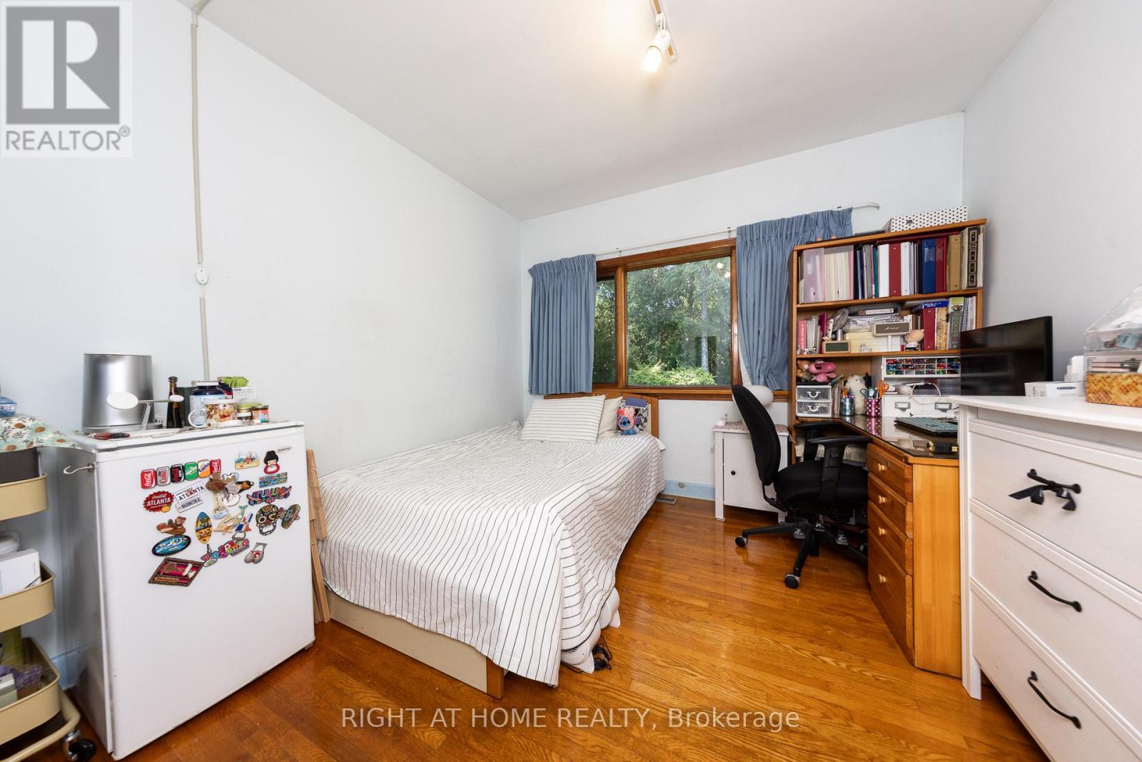 32 Donna Court, Toronto (Newtonbrook East), Ontario  M2M 2C8 - Photo 12 - C12446861