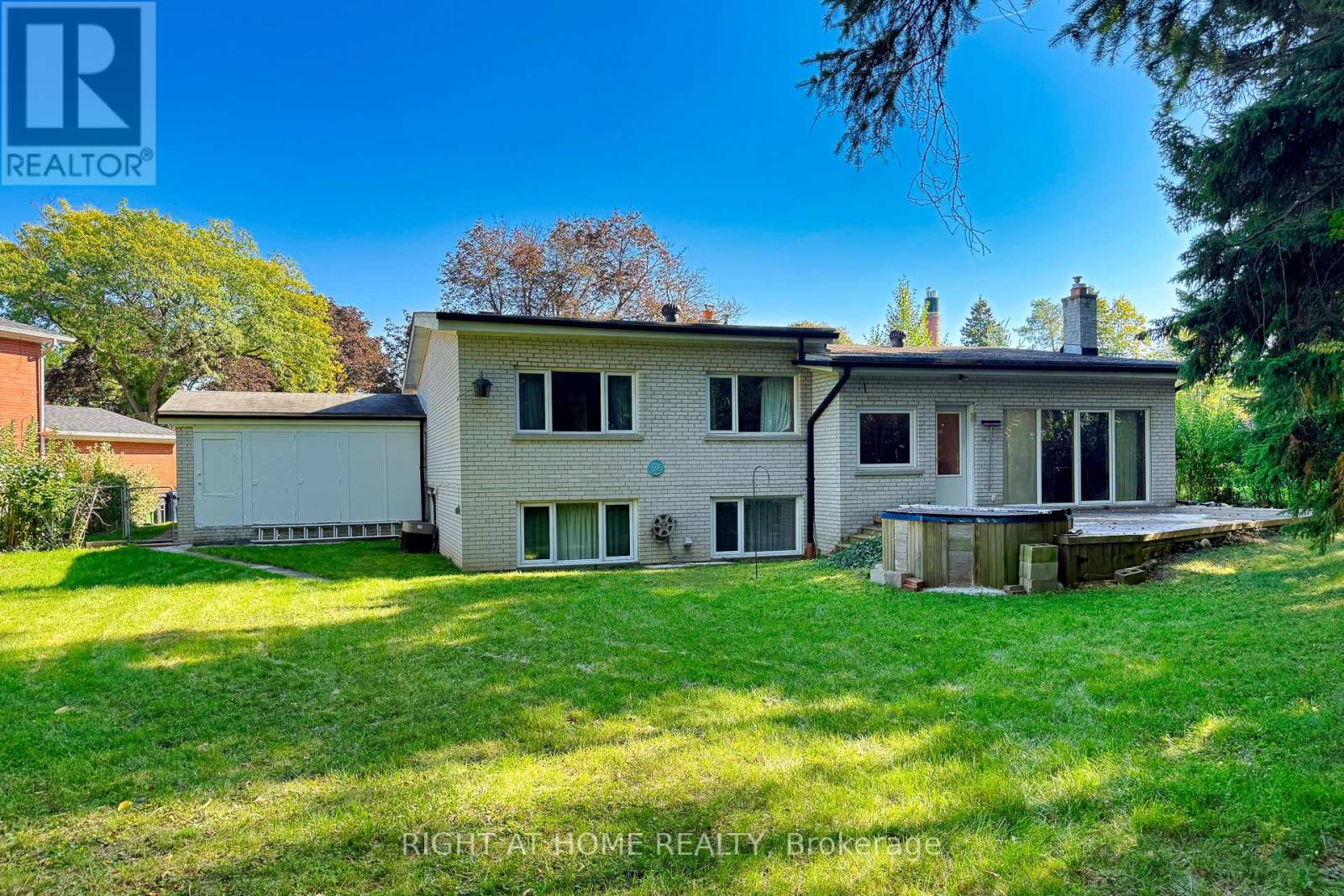 32 Donna Court, Toronto (Newtonbrook East), Ontario  M2M 2C8 - Photo 2 - C12446861
