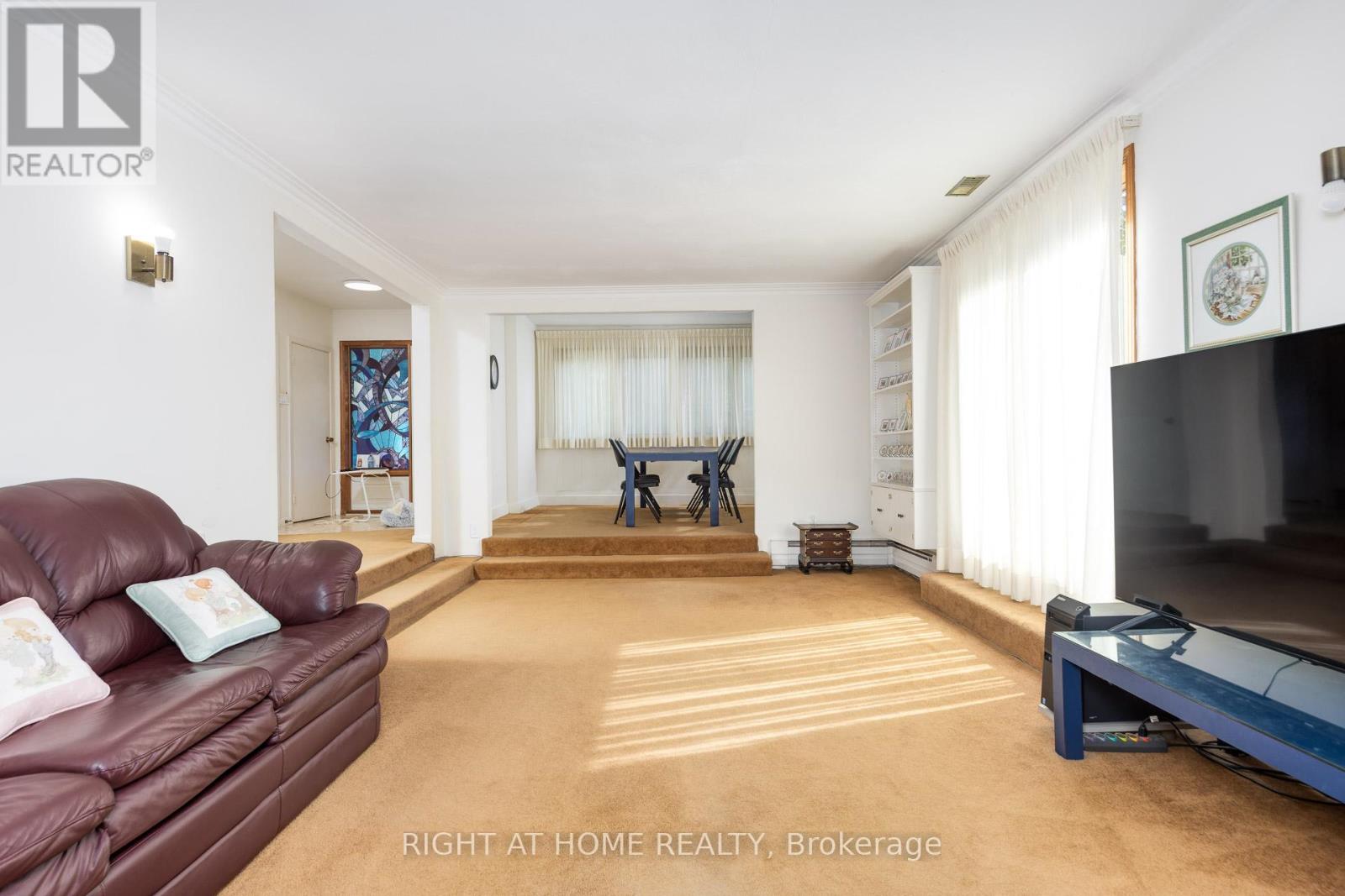 32 Donna Court, Toronto (Newtonbrook East), Ontario  M2M 2C8 - Photo 7 - C12446861
