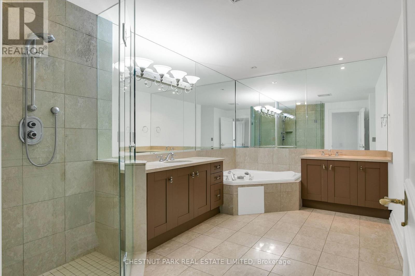 1902 - 38 Avenue Road, Toronto, Ontario  M5R 2G2 - Photo 18 - C12446864