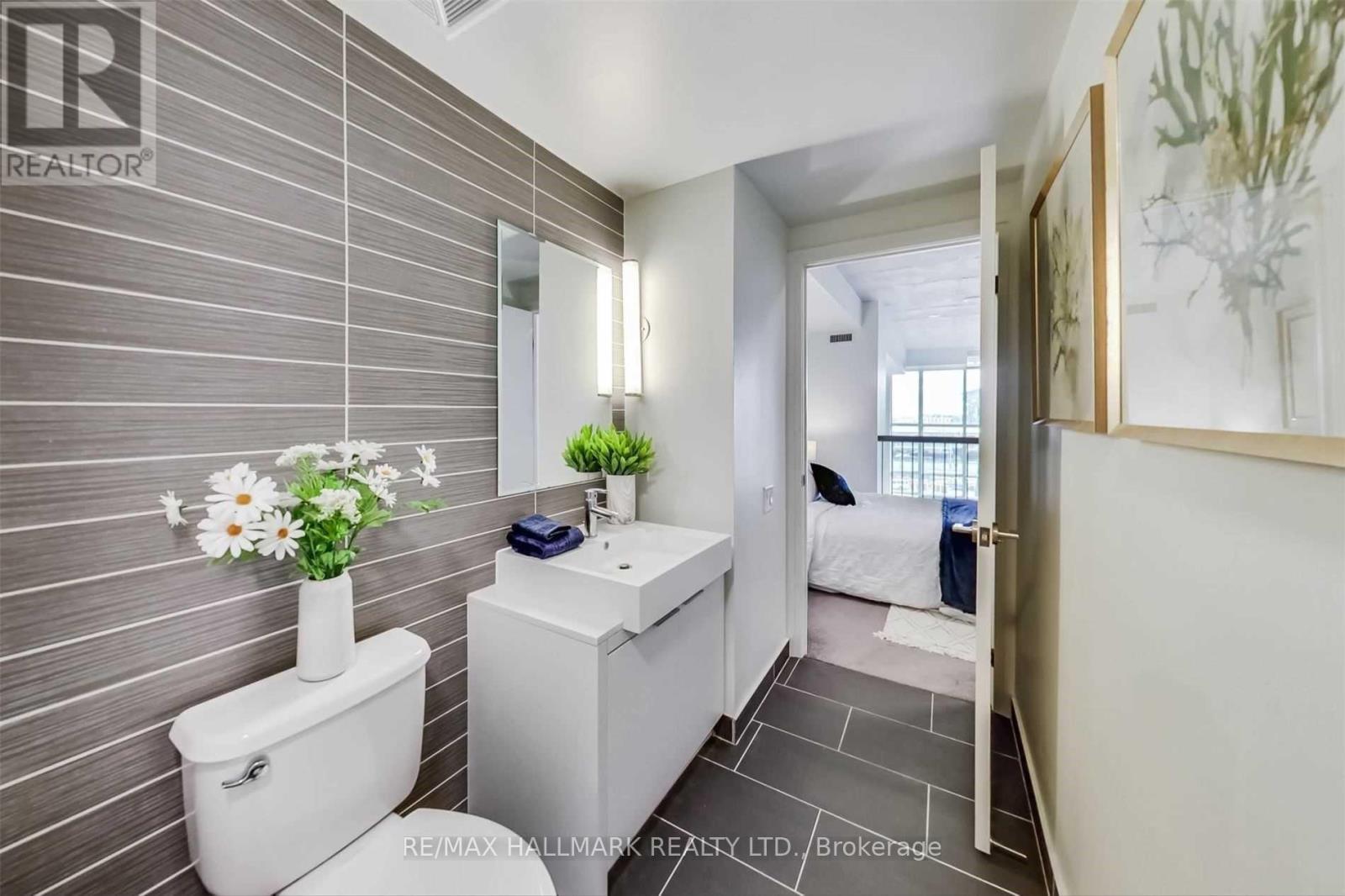 403 - 5 Hanna Avenue, Toronto, Ontario  M6K 1W8 - Photo 7 - C12446868