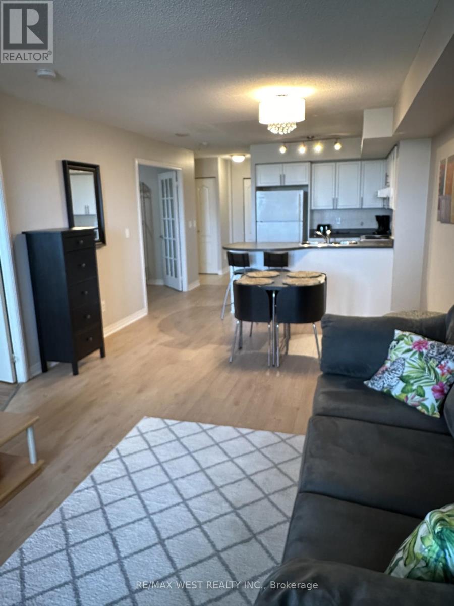 2015 - 17 BARBERRY PLACE, Toronto, Ontario