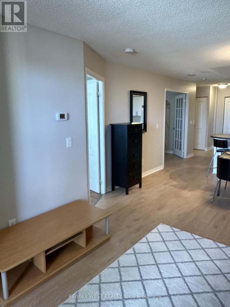 2015 - 17 Barberry Place, Toronto, Ontario  M2K 3E2 - Photo 8 - C12446873