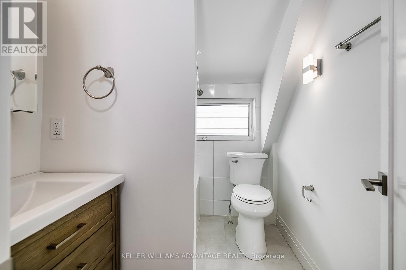 3rd Floor - 42 Delaware Avenue, Toronto, Ontario  M6H 2S7 - Photo 16 - C12446885