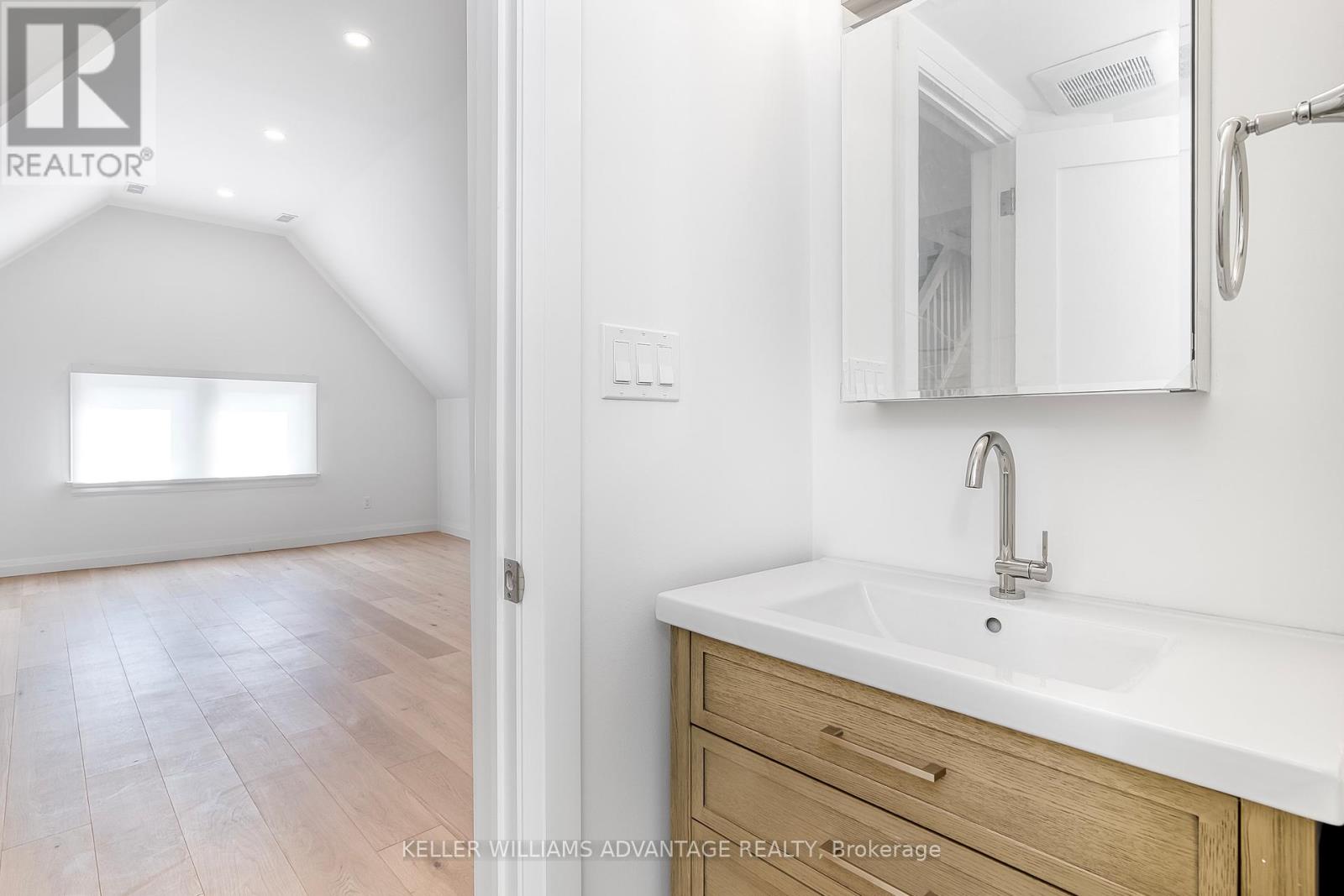 3rd Floor - 42 Delaware Avenue, Toronto, Ontario  M6H 2S7 - Photo 17 - C12446885