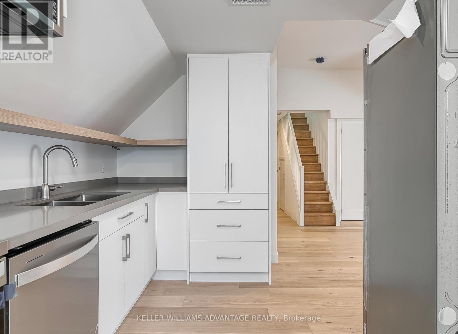 3rd Floor - 42 Delaware Avenue, Toronto, Ontario  M6H 2S7 - Photo 3 - C12446885
