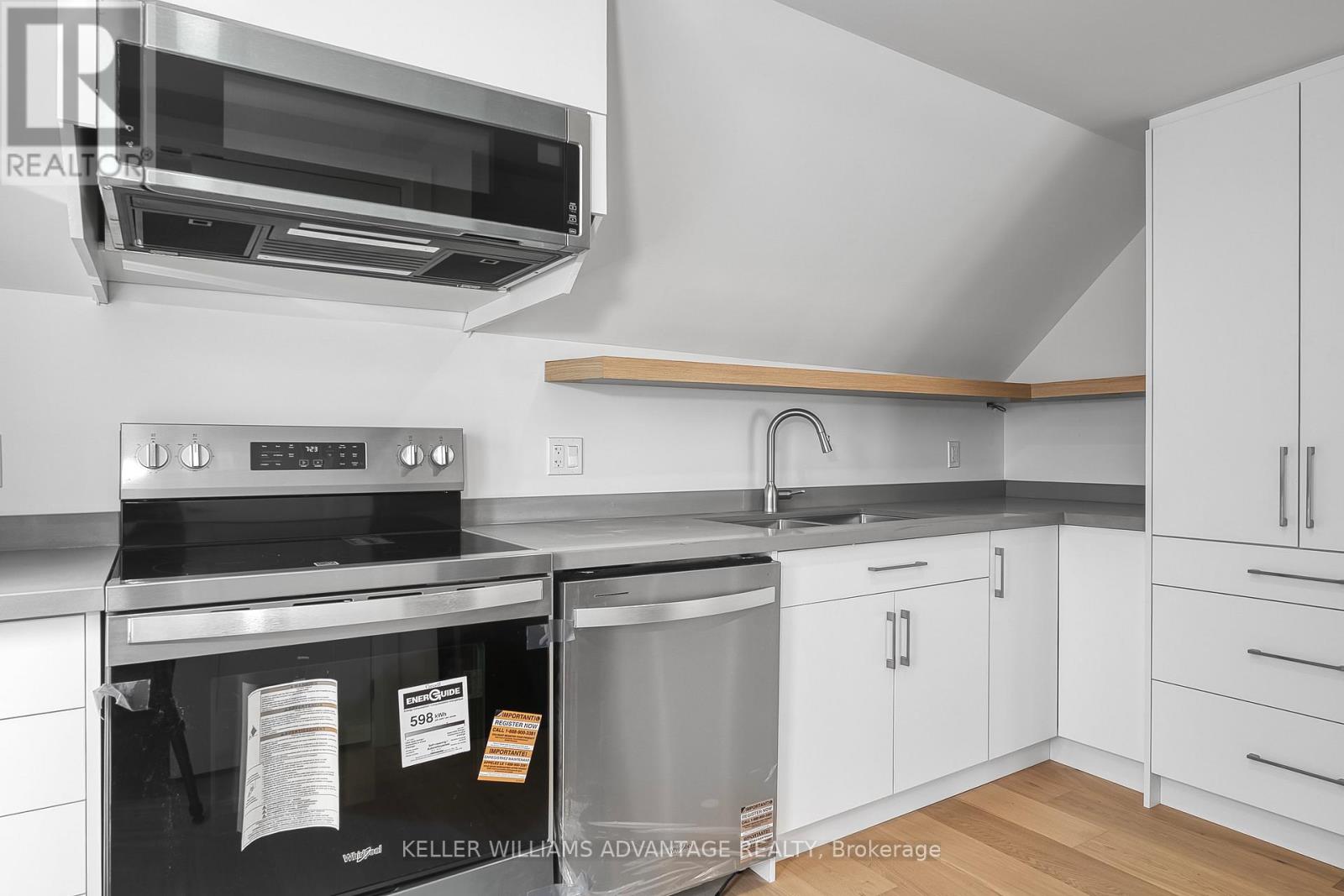 3rd Floor - 42 Delaware Avenue, Toronto, Ontario  M6H 2S7 - Photo 4 - C12446885