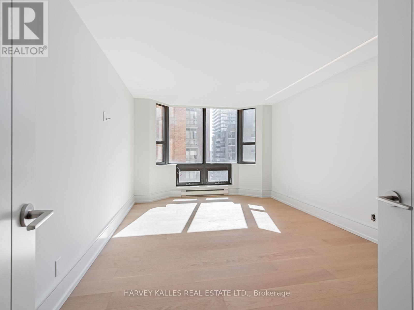 1703 - 1166 Bay Street, Toronto, Ontario  M5S 2X8 - Photo 17 - C12446925