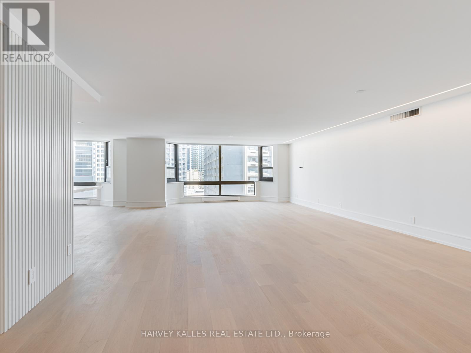 1703 - 1166 Bay Street, Toronto, Ontario  M5S 2X8 - Photo 3 - C12446925