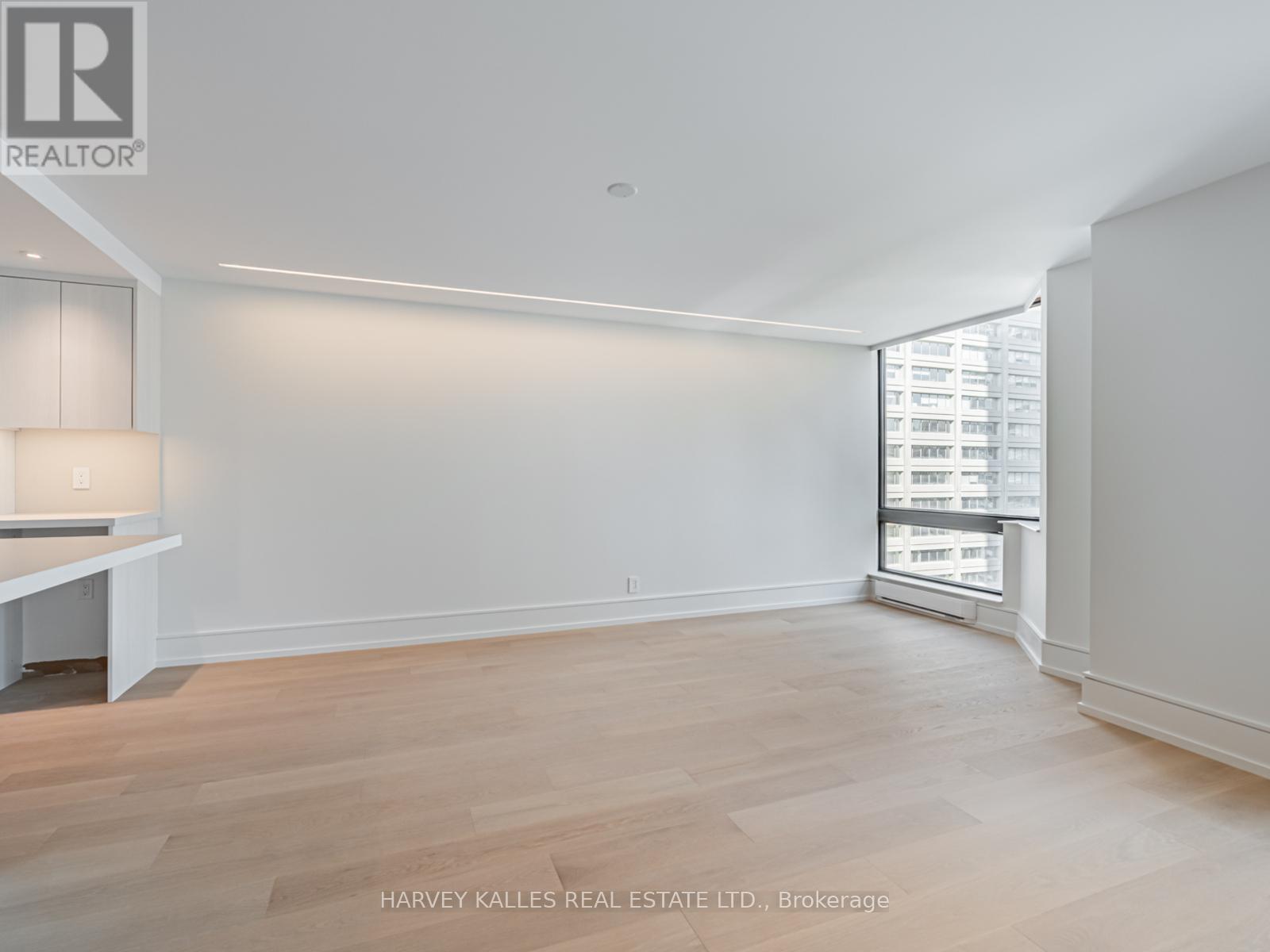 1703 - 1166 Bay Street, Toronto, Ontario  M5S 2X8 - Photo 8 - C12446925