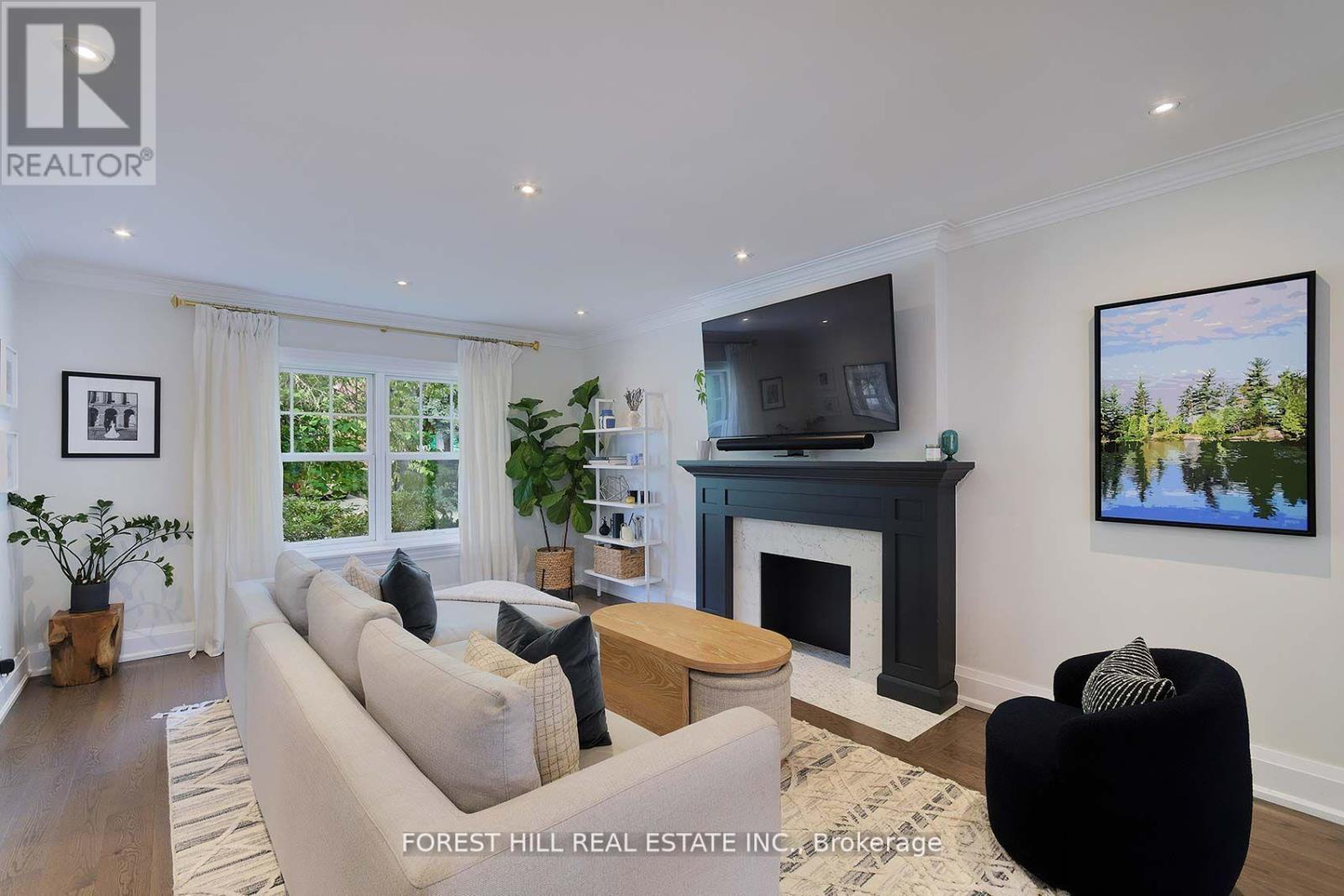 9 Peveril Hill S, Toronto, Ontario  M6C 3A7 - Photo 12 - C12446937