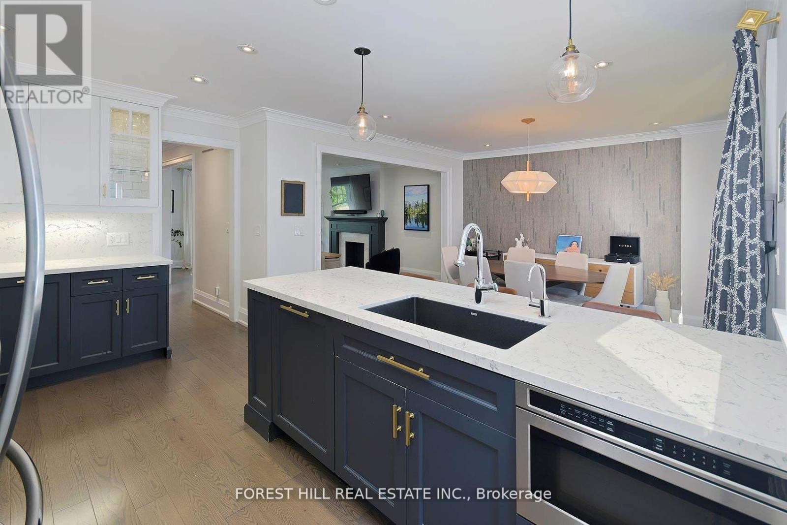 9 Peveril Hill S, Toronto, Ontario  M6C 3A7 - Photo 14 - C12446937