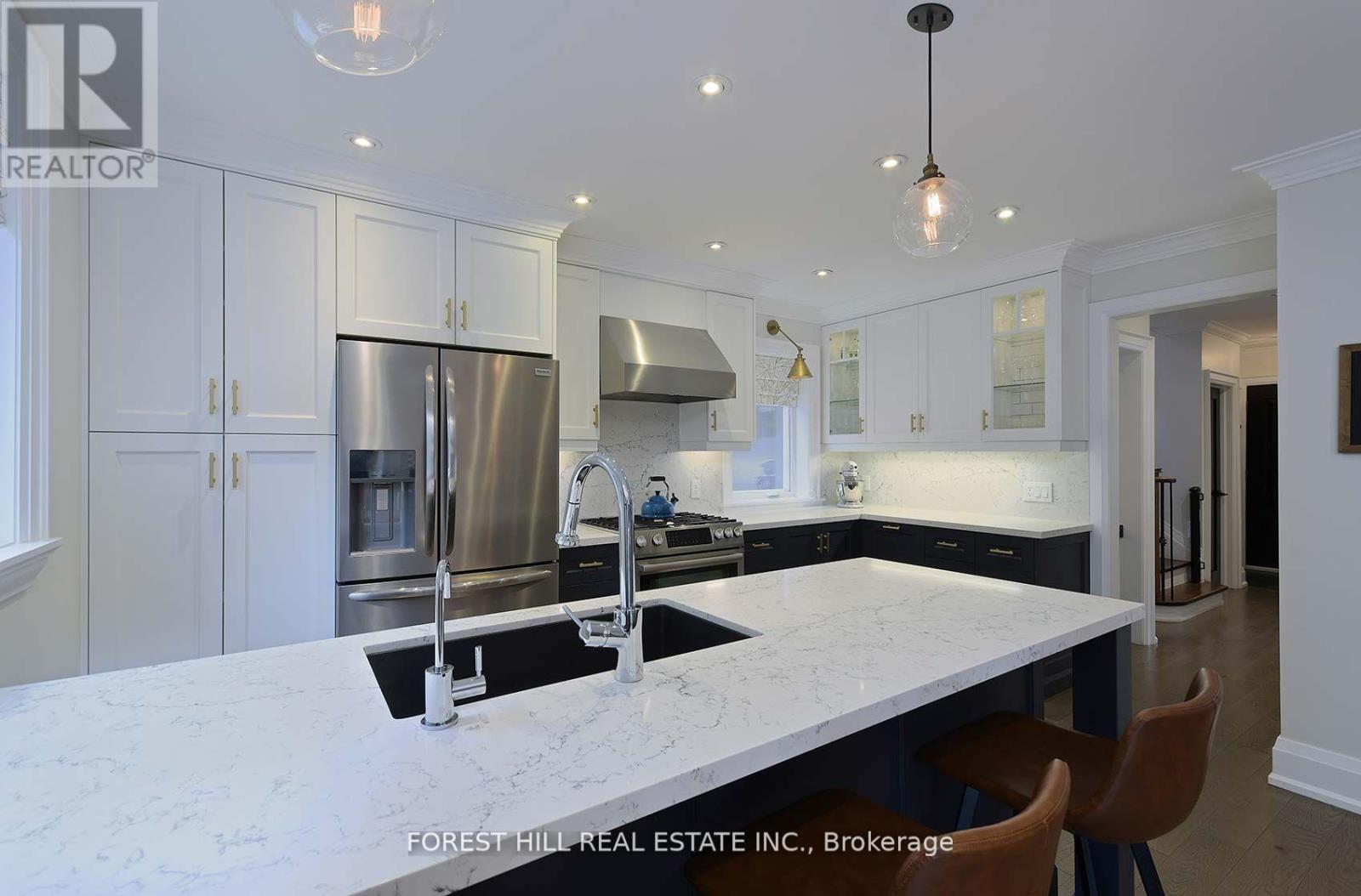 9 Peveril Hill S, Toronto, Ontario  M6C 3A7 - Photo 15 - C12446937