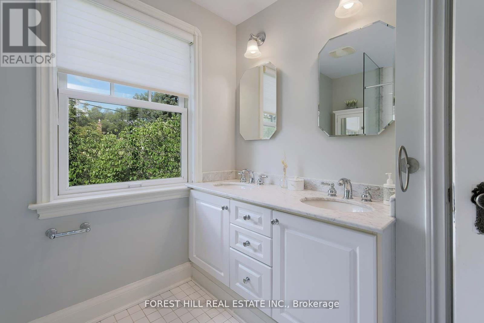 9 Peveril Hill S, Toronto, Ontario  M6C 3A7 - Photo 29 - C12446937