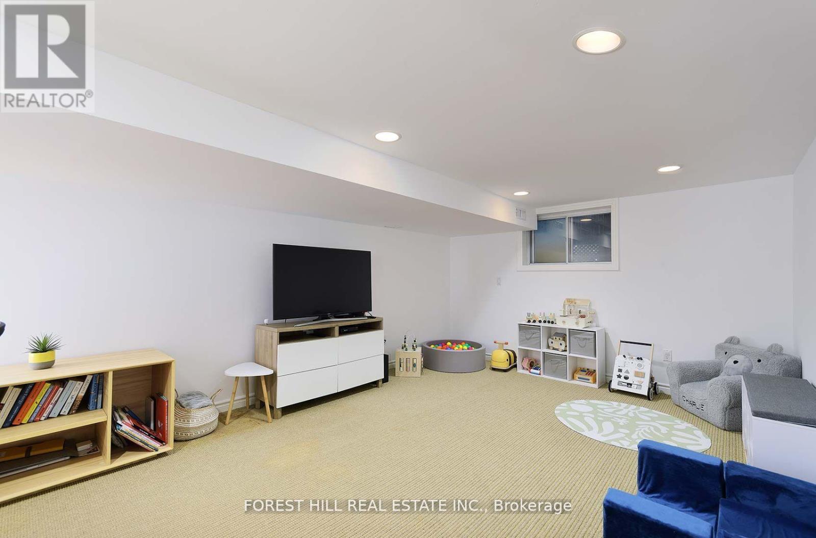 9 Peveril Hill S, Toronto, Ontario  M6C 3A7 - Photo 32 - C12446937
