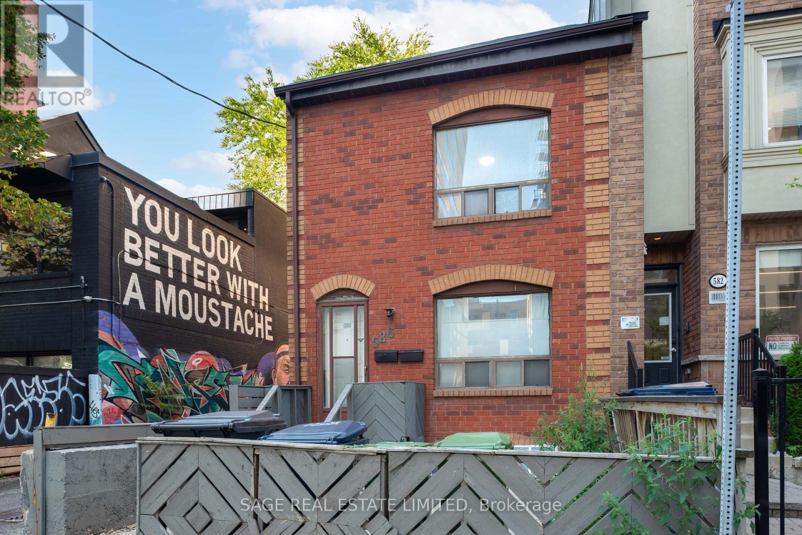 UPPER - 586 RICHMOND STREET W, Toronto, Ontario