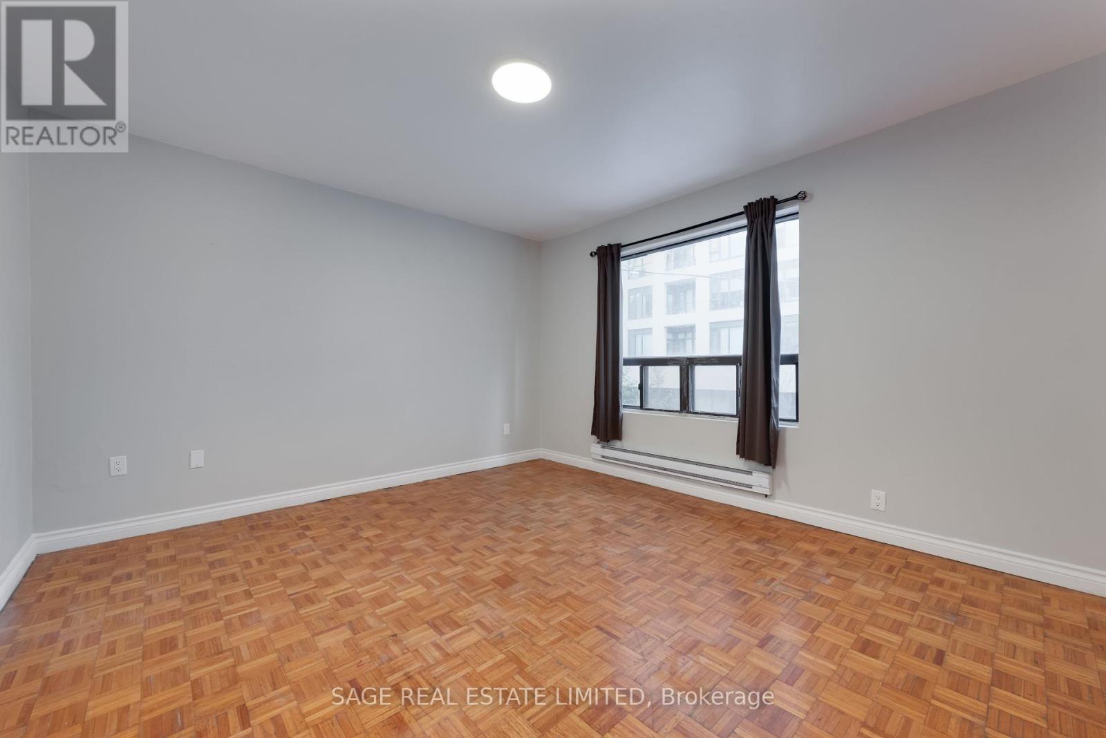 Upper - 586 Richmond Street W, Toronto, Ontario  M5V 1Y9 - Photo 10 - C12446938