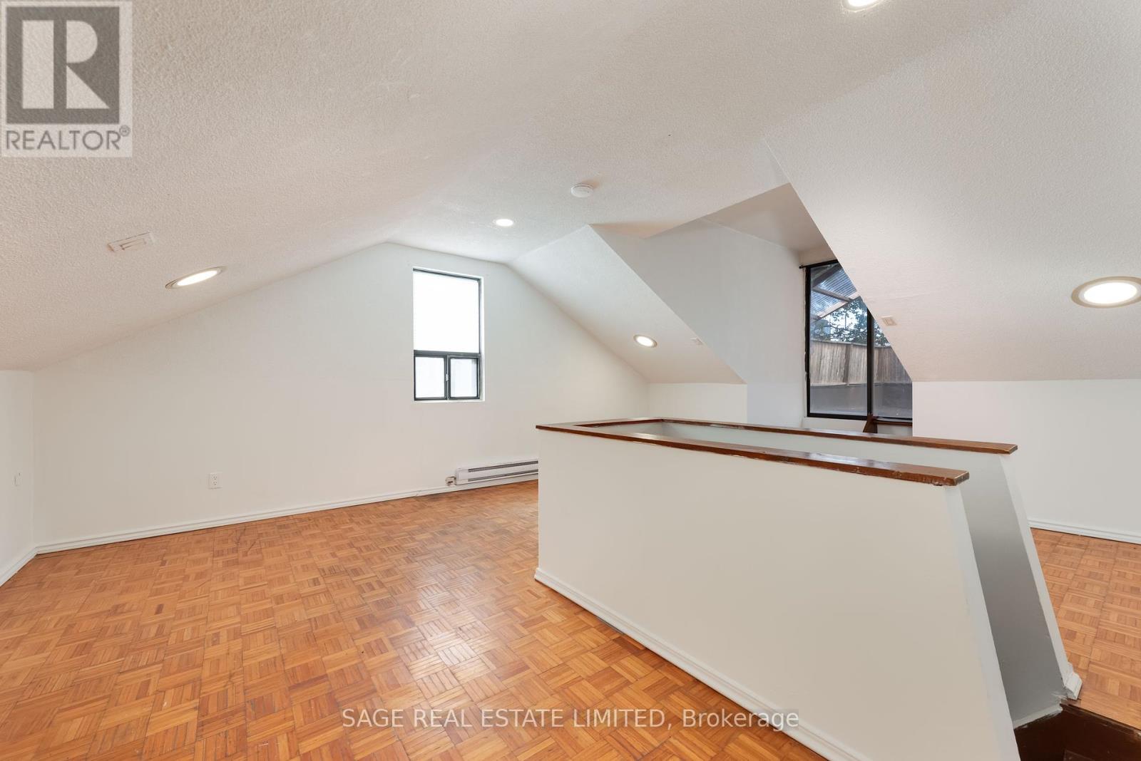 Upper - 586 Richmond Street W, Toronto, Ontario  M5V 1Y9 - Photo 14 - C12446938