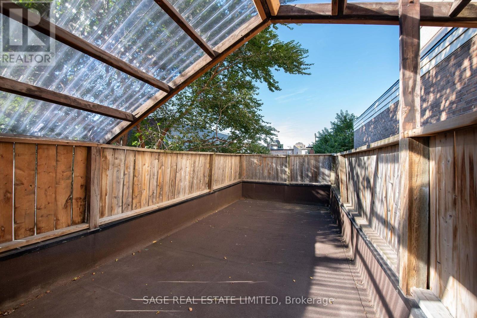 Upper - 586 Richmond Street W, Toronto, Ontario  M5V 1Y9 - Photo 17 - C12446938
