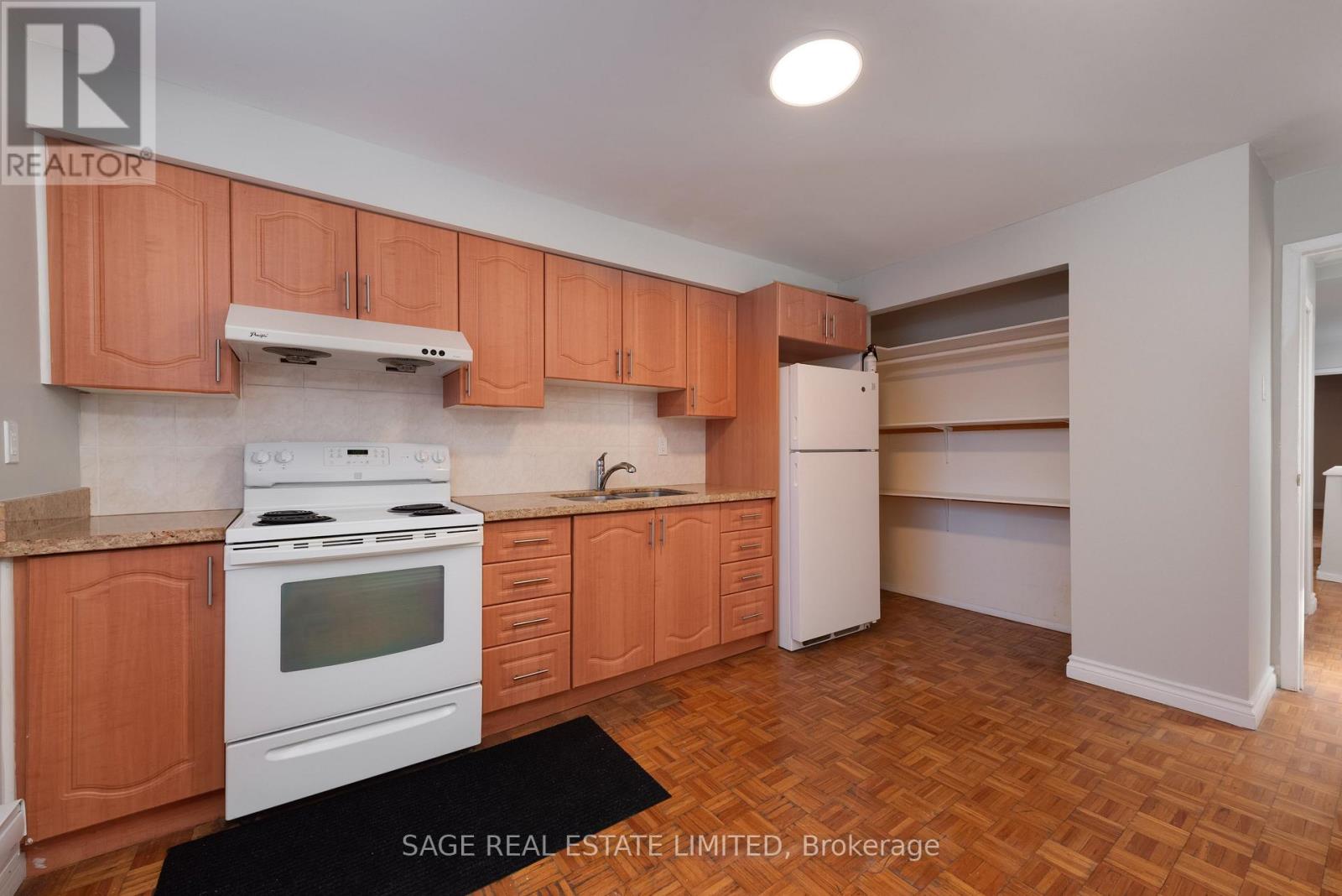 Upper - 586 Richmond Street W, Toronto, Ontario  M5V 1Y9 - Photo 5 - C12446938