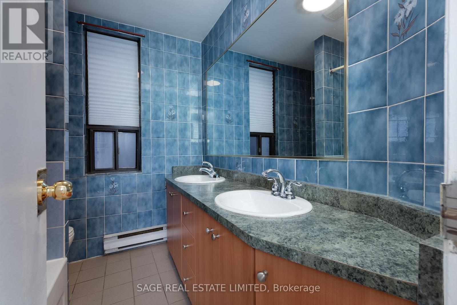 Upper - 586 Richmond Street W, Toronto, Ontario  M5V 1Y9 - Photo 6 - C12446938
