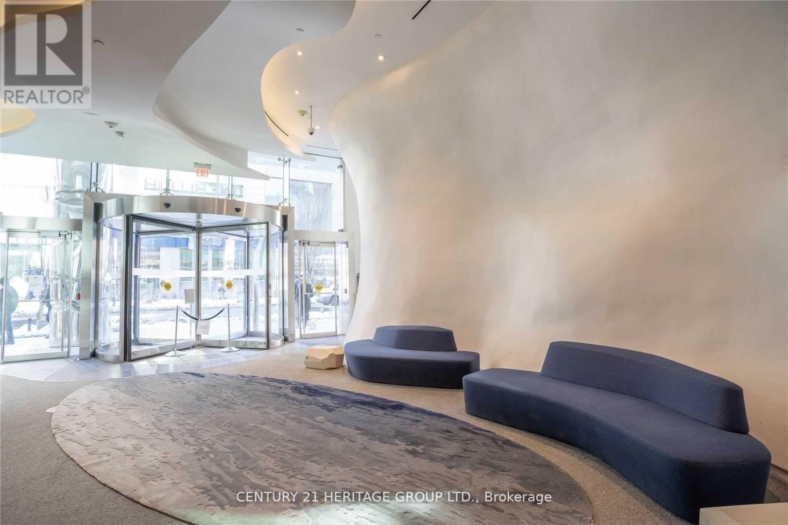 2501 - 1 Bloor Street E, Toronto, Ontario  M4W 0A8 - Photo 2 - C12446940