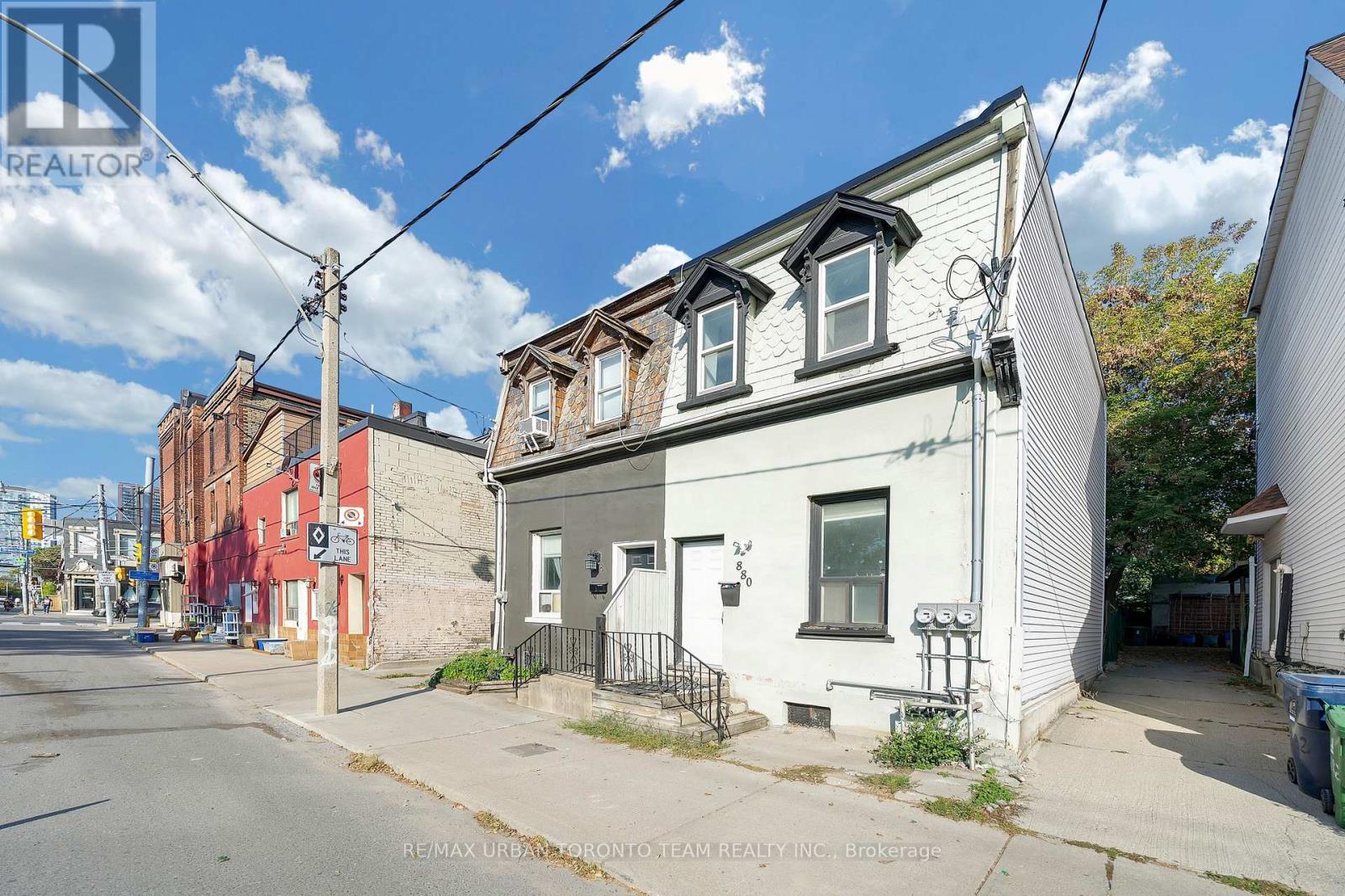 Upper - 880 Dundas Street E, Toronto, Ontario  M4M 1R3 - Photo 16 - E12446794