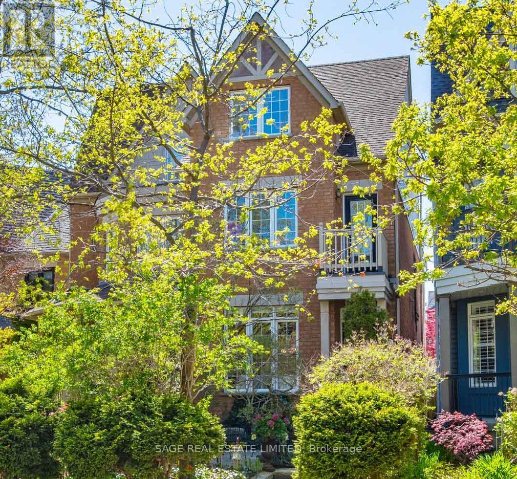 116 BOARDWALK DRIVE, Toronto, Ontario