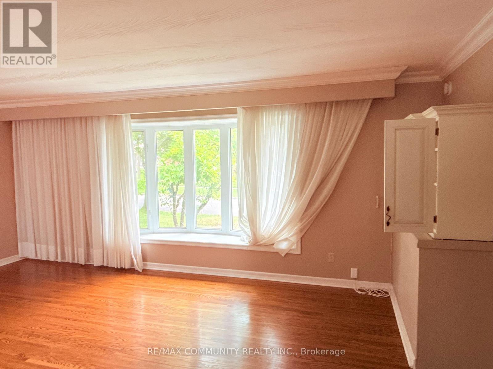 157 Labrador Drive, Oshawa, Ontario  L1H 7G1 - Photo 4 - E12446847
