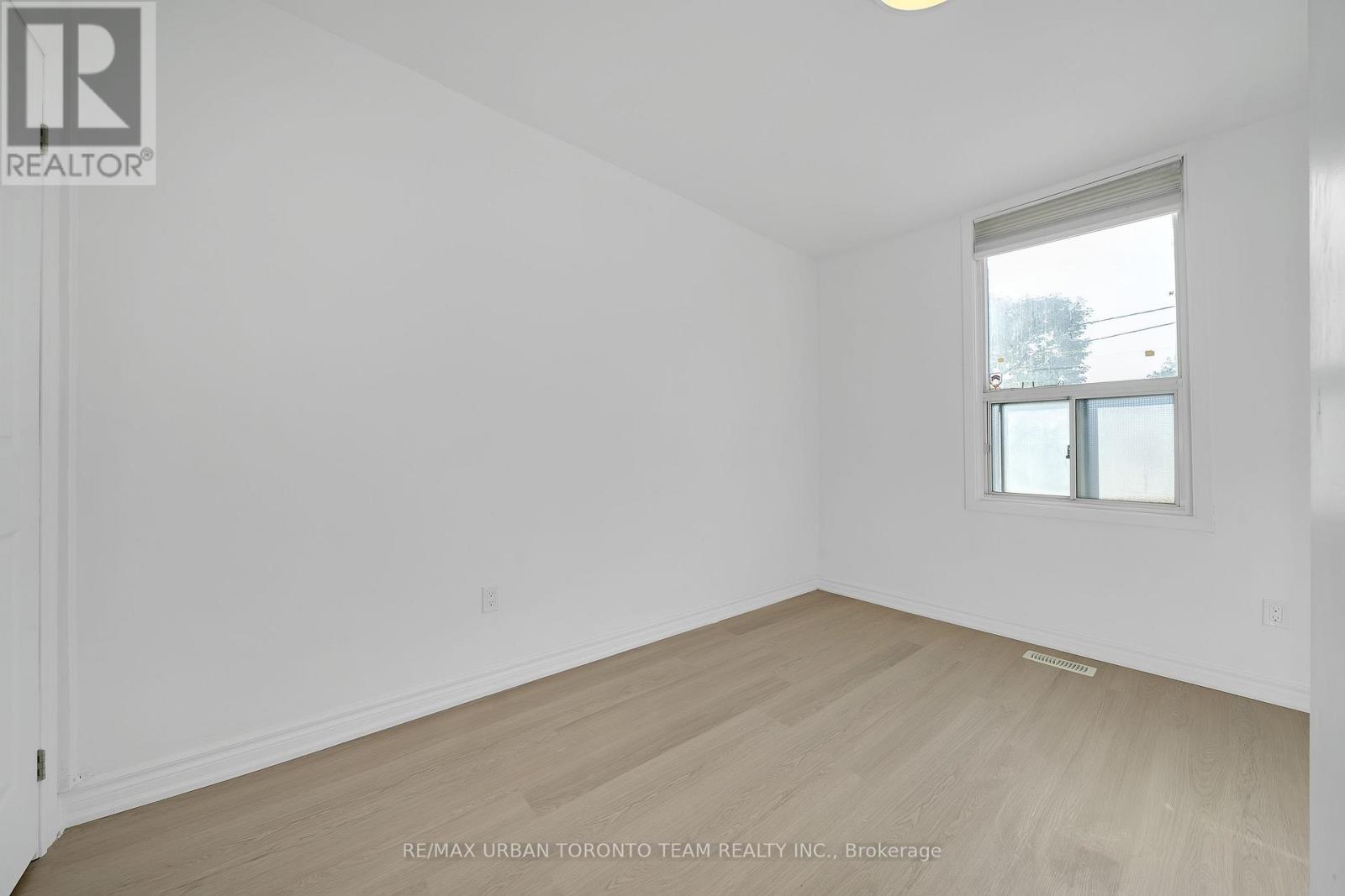 Main - 880 Dundas Street E, Toronto, Ontario  M4M 1R3 - Photo 10 - E12446859