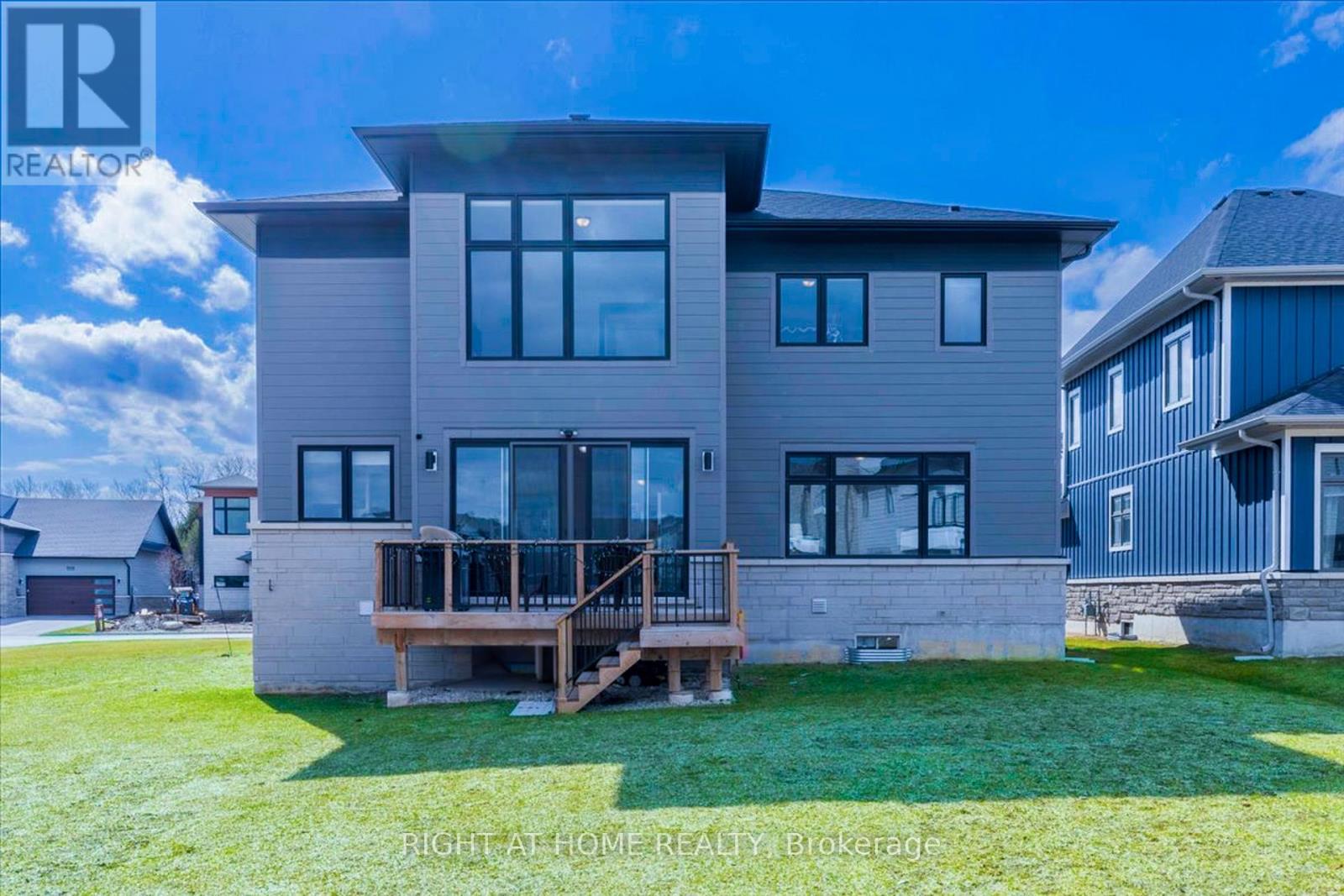 120 Stoneleigh Drive, Blue Mountains, Ontario  L9Y 5J6 - Photo 19 - X12381946