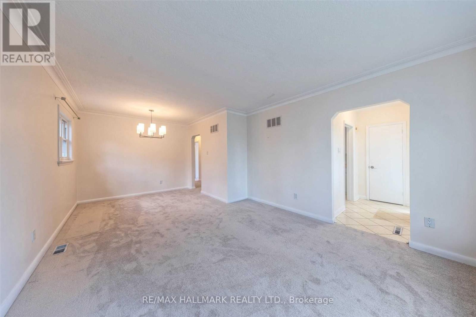 Main - 69 Barrymore Road, Toronto, Ontario  M1J 1W5 - Photo 11 - E12446872