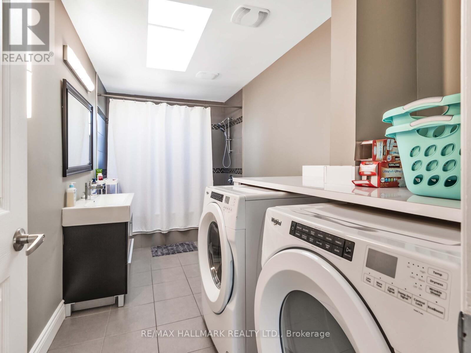 90 Leroy Avenue, Toronto, Ontario  M4J 4G8 - Photo 13 - E12446903