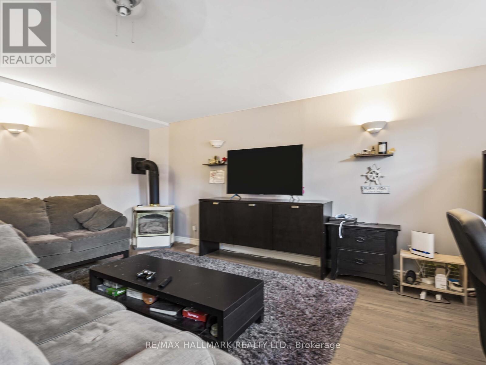 90 Leroy Avenue, Toronto, Ontario  M4J 4G8 - Photo 14 - E12446903