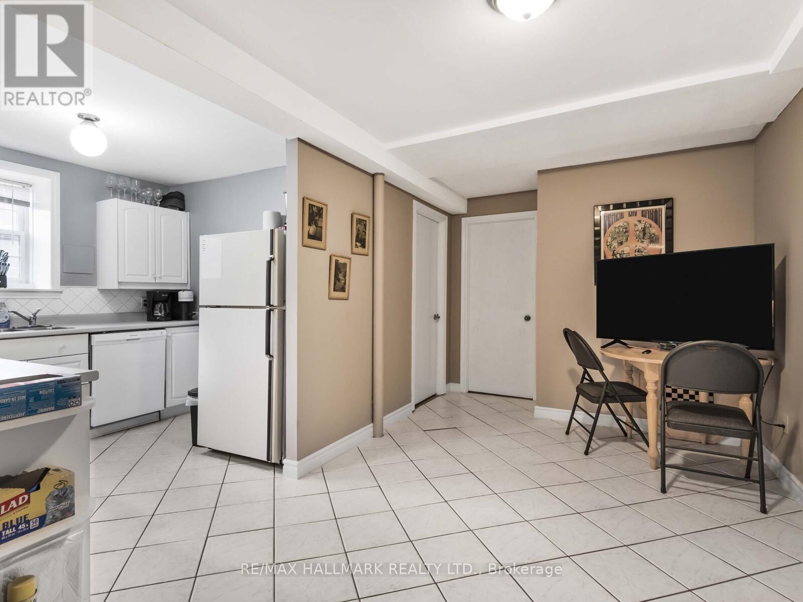 90 Leroy Avenue, Toronto, Ontario  M4J 4G8 - Photo 16 - E12446903