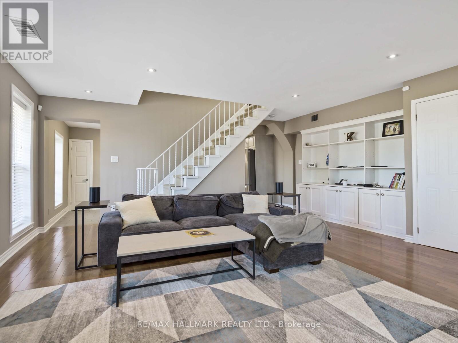 90 Leroy Avenue, Toronto, Ontario  M4J 4G8 - Photo 5 - E12446903
