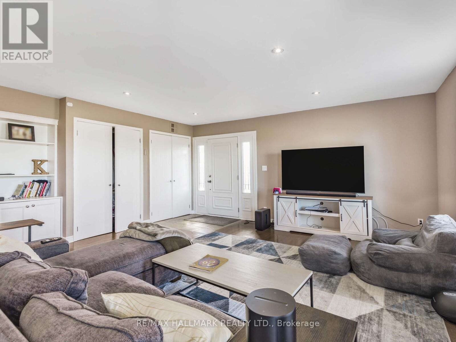 90 Leroy Avenue, Toronto, Ontario  M4J 4G8 - Photo 6 - E12446903