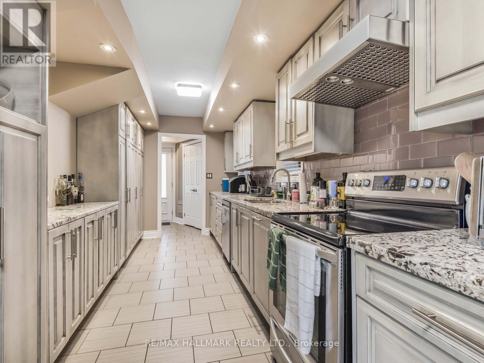 90 Leroy Avenue, Toronto, Ontario  M4J 4G8 - Photo 7 - E12446903