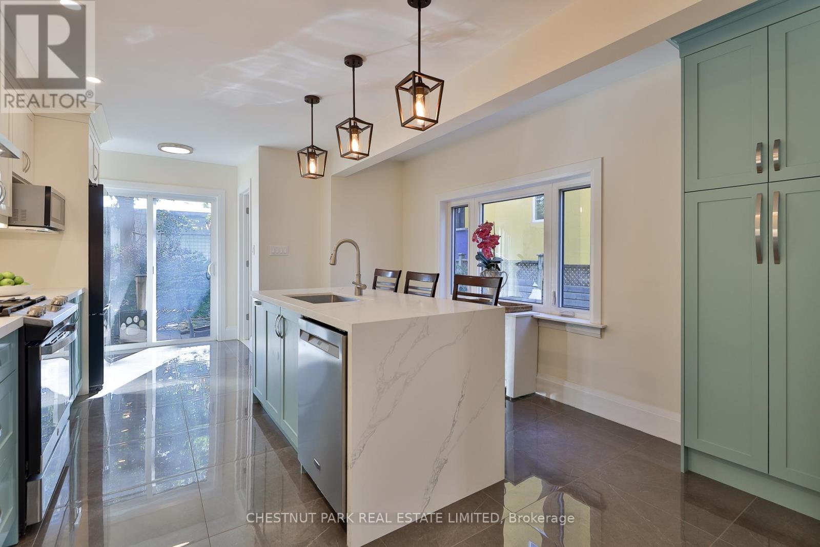 5 Minto Street, Toronto, Ontario  M4L 1B5 - Photo 11 - E12446959