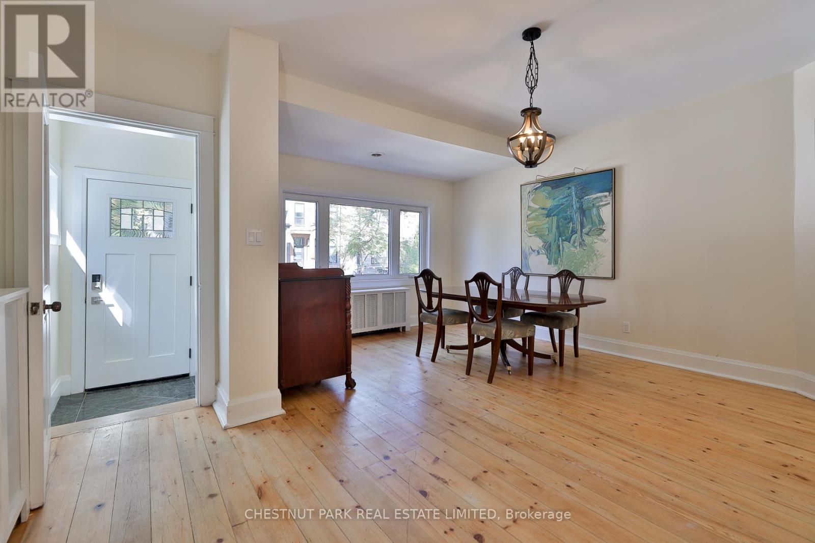 5 Minto Street, Toronto, Ontario  M4L 1B5 - Photo 2 - E12446959
