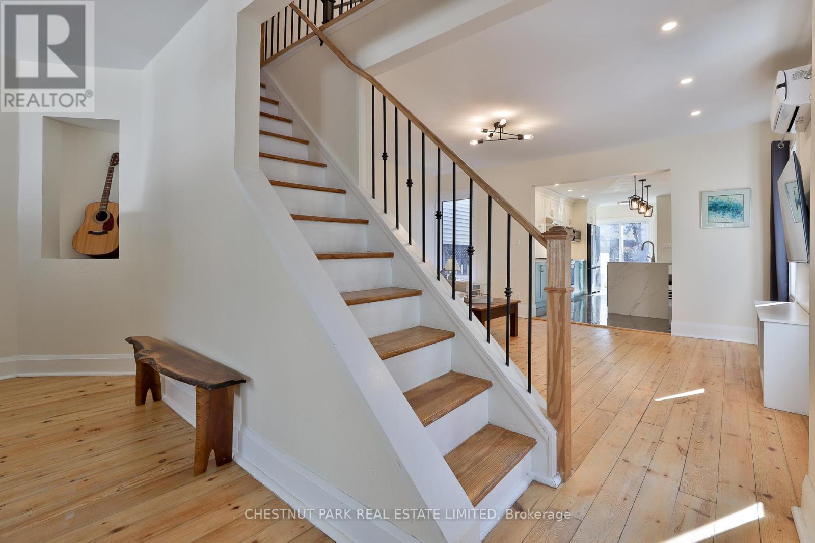 5 Minto Street, Toronto, Ontario  M4L 1B5 - Photo 5 - E12446959