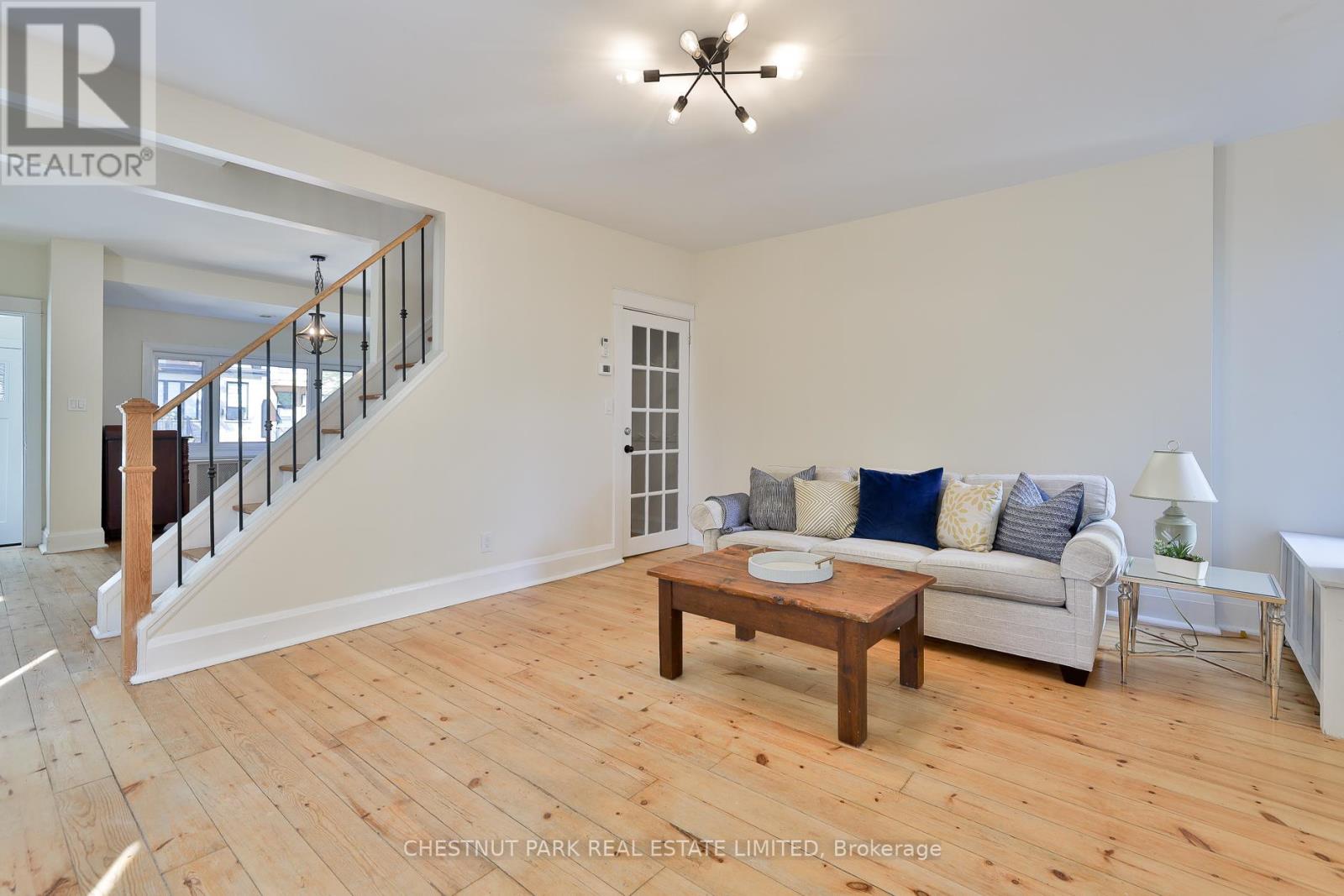 5 Minto Street, Toronto, Ontario  M4L 1B5 - Photo 7 - E12446959