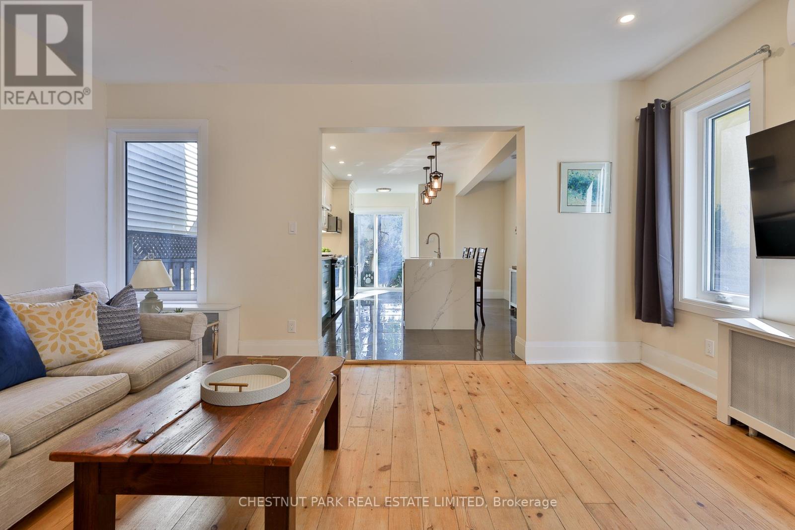 5 Minto Street, Toronto, Ontario  M4L 1B5 - Photo 9 - E12446959