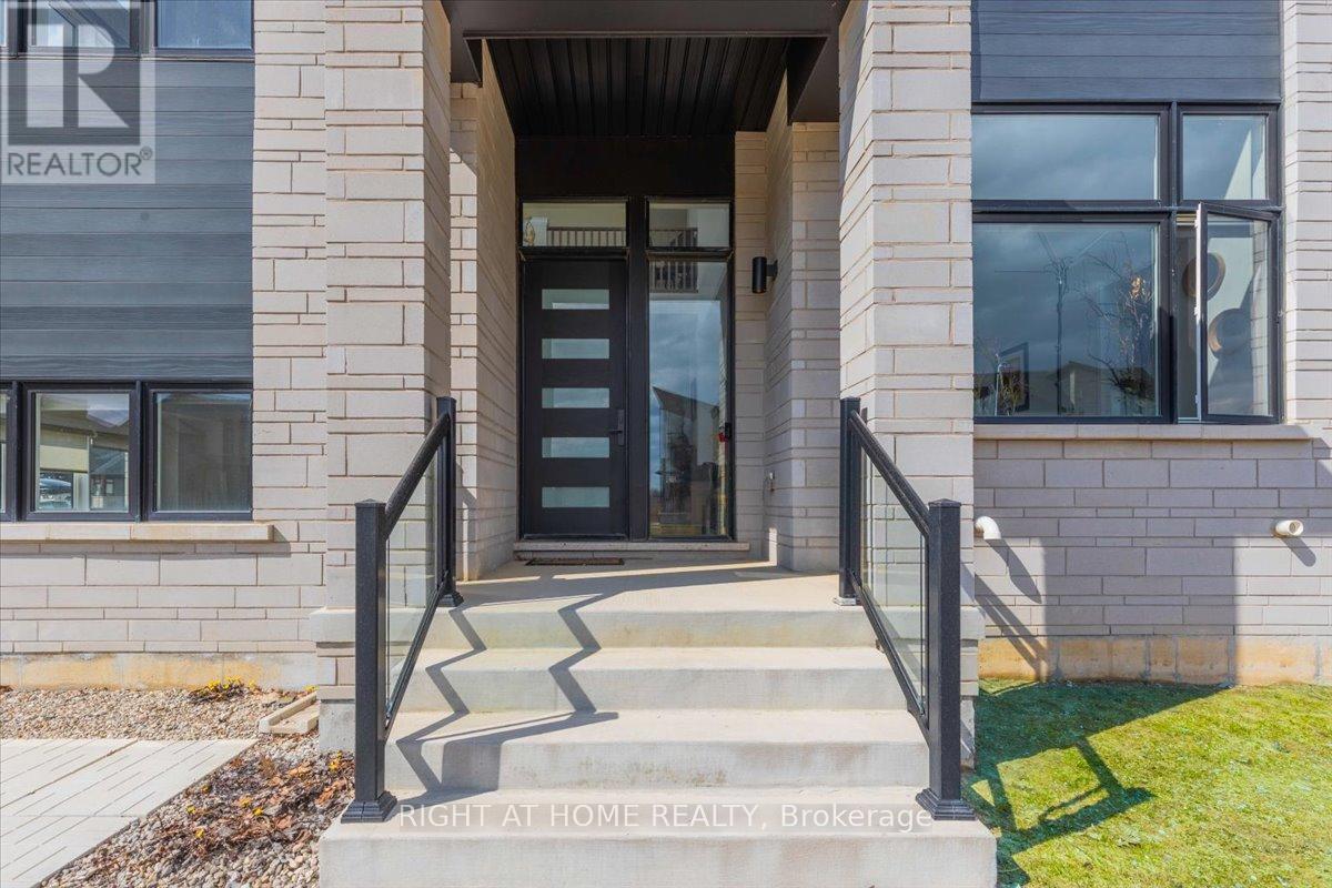 120 Stoneleigh Drive, Blue Mountains, Ontario  L9Y 5J6 - Photo 2 - X12381946