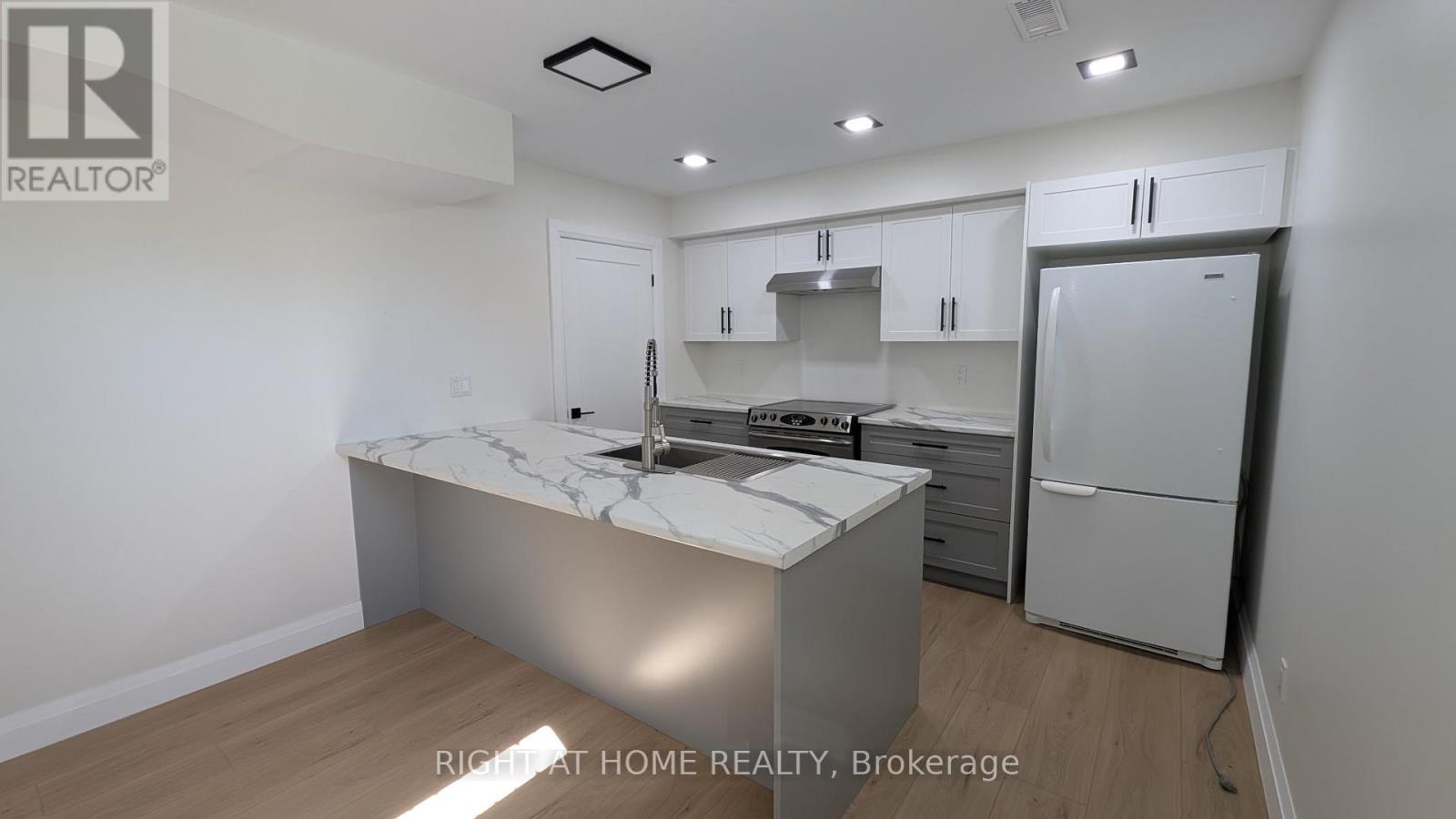 - Lower Level - 100 Seline Crescent, Barrie, Ontario  L4N 5V7 - Photo 7 - S12445685