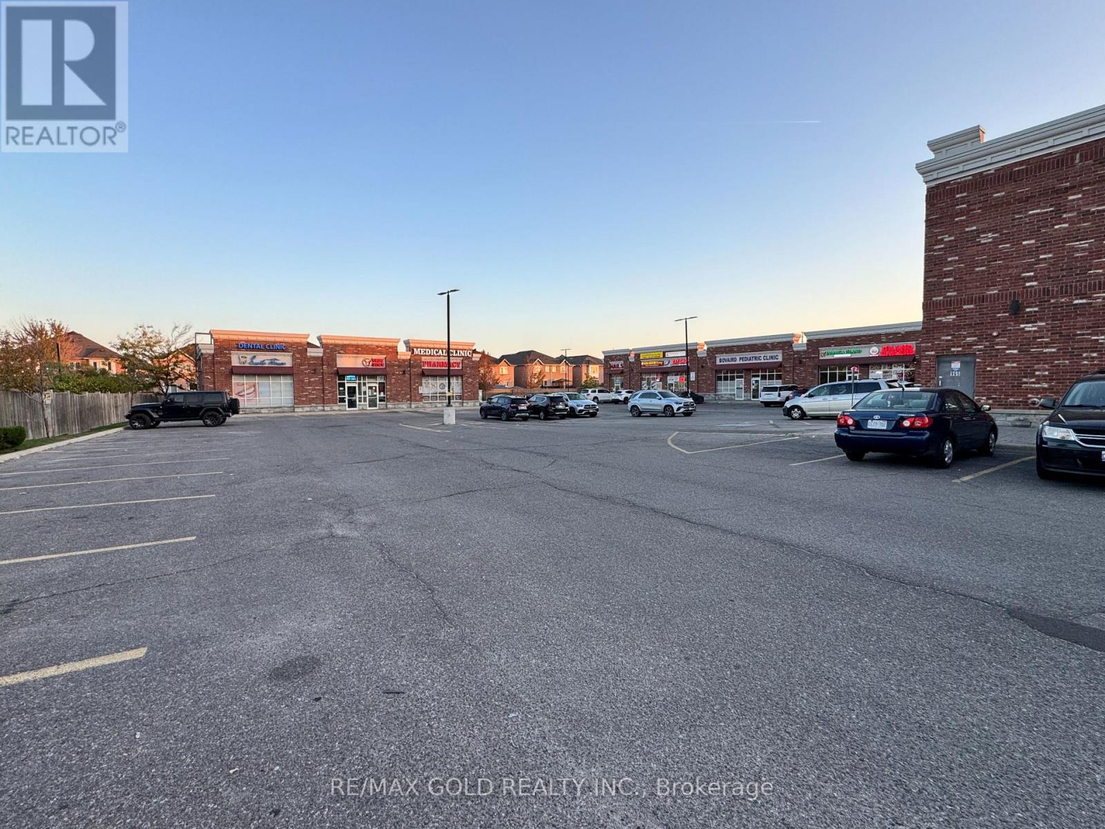 10 - 965 Bovaird Drive W, Brampton, Ontario  L7A 1R4 - Photo 4 - W12440088