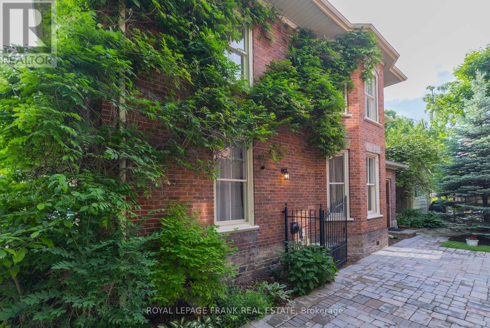 454 Weller Street, Peterborough Central, Ontario  K9H 2N6 - Photo 3 - X12337739