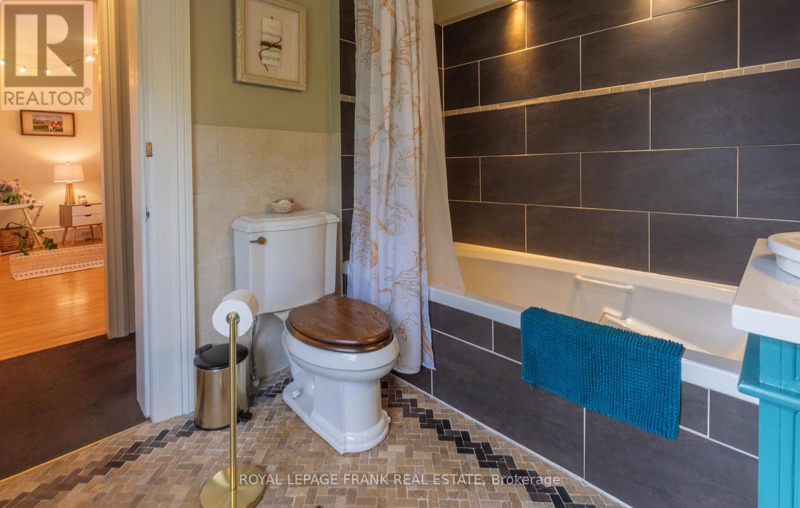 454 Weller Street, Peterborough Central, Ontario  K9H 2N6 - Photo 28 - X12337739